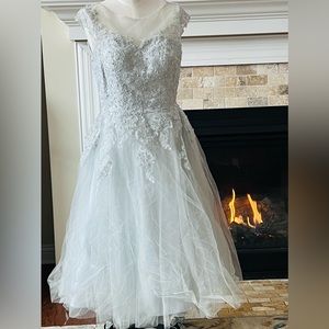 Custom made silver formal gown. Medium?  30” waist.Amazing!